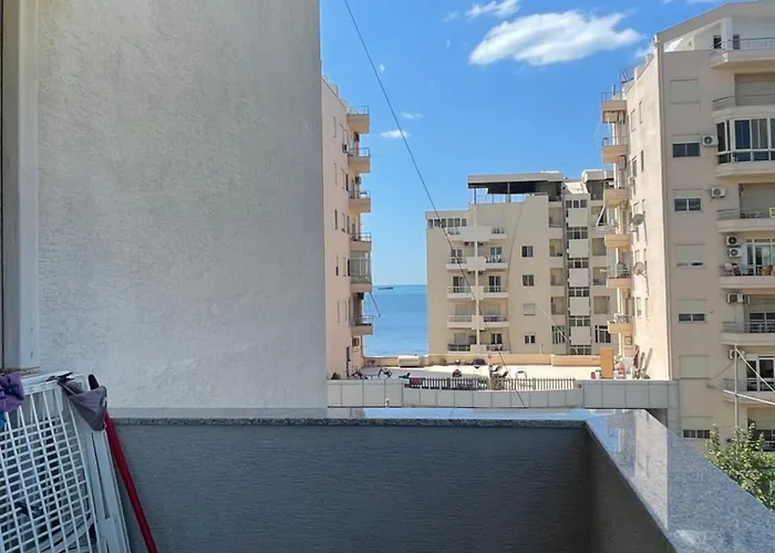 Roy Apartments IV